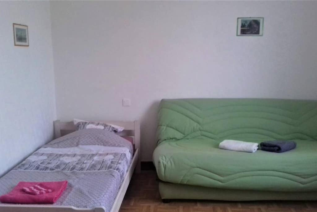 Spacieux appartement proche centre et piscine Condom Extérieur photo