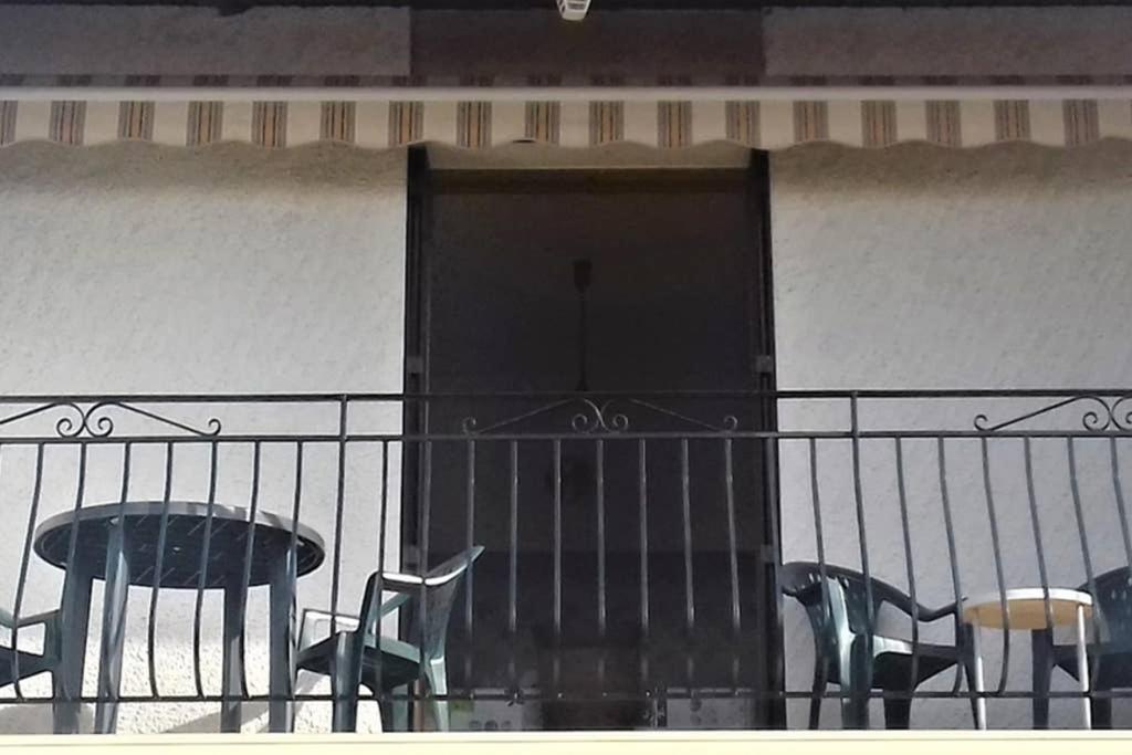 Spacieux appartement proche centre et piscine Condom Extérieur photo