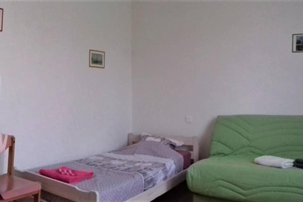 Spacieux appartement proche centre et piscine Condom Extérieur photo