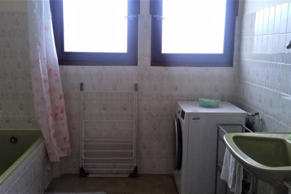 Spacieux appartement proche centre et piscine Condom Extérieur photo