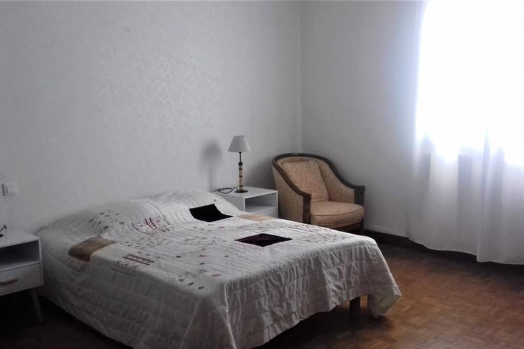 Spacieux appartement proche centre et piscine Condom Extérieur photo